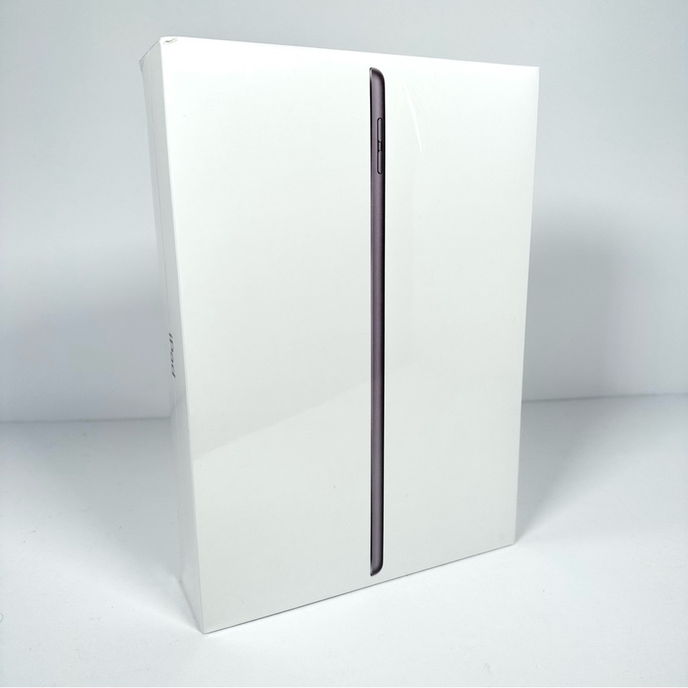 Apple iPad 9th Gen. 64GB, Wi-Fi, 10.2 in - Silver Brand New Sealed